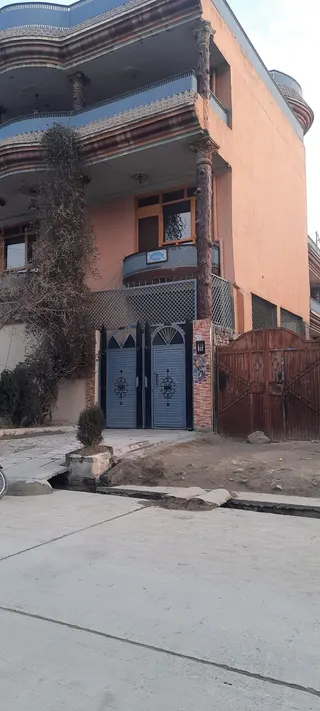 House For Sale  11 Rooms