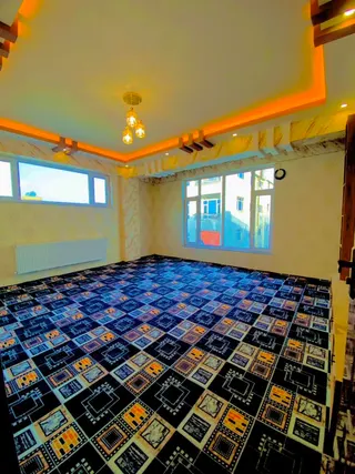 Apartment for sale, 3 rooms, 230 m² with roof terrace, 4th floor