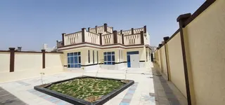 2-storey house for sale, 6 rooms, 380 m²