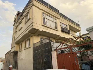 3-storey house for sale, 8 rooms, 216 m²