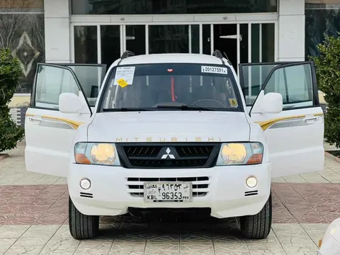 Mitsubishi Pajero 2004