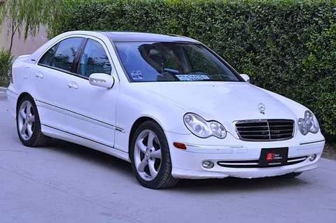 Mercedes-Benz 2004