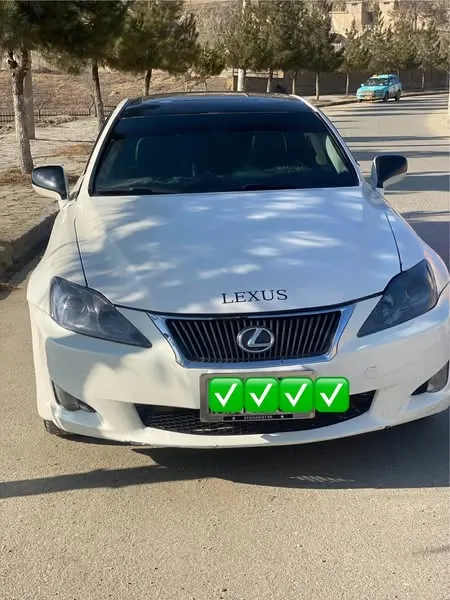 لکسس 2008