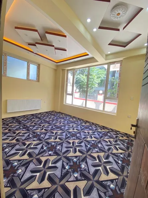 Apartment for sale, 3 rooms, 130 m², with yard, District 15