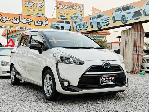 Toyota Sienta Hybrid
