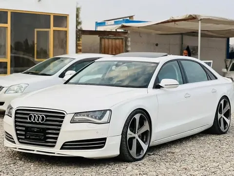 آودی A8L 2016