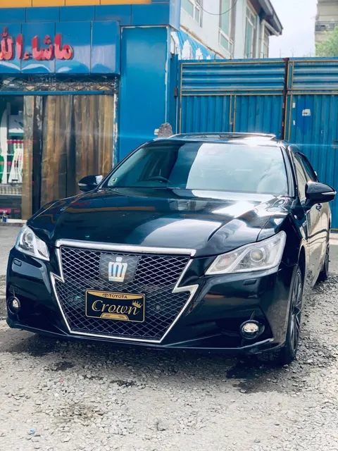 Toyota Crown Hybrid 2014