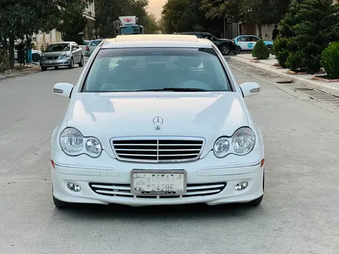 Mercedes-Benz 2005