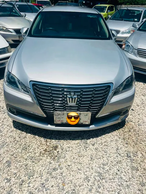 Toyota Crown 2013