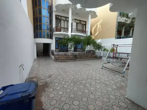 2.5-storey house for rent, Golestan Road