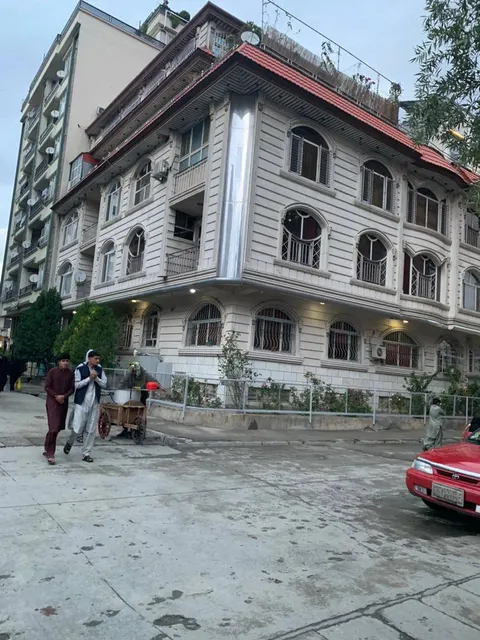 Apartment for sale, 3 rooms, 155 m² with roof terrace, 4th floor, Kabul