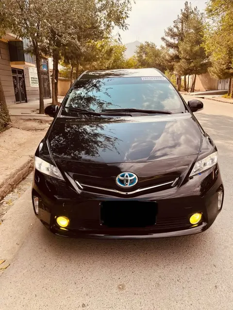 Toyota Prius V 2012