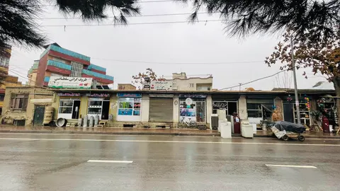 House with 9 shops for sale, 5 rooms, 4 biswa