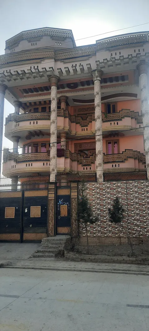 4-storey house for sale, 11 rooms, Arzan Qimat, District 12, Kabul