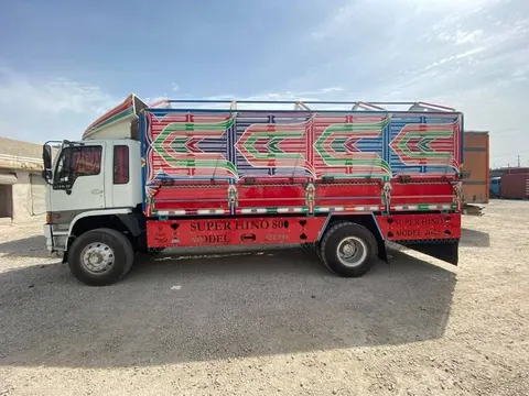 Hino Truck 2002