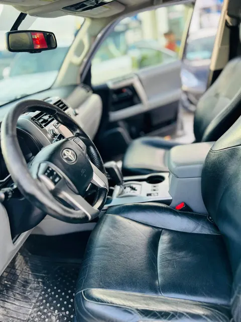 Toyota 4 Runner SR45 2012