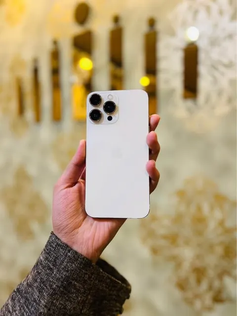 iPhone XR (Converted to iPhone 14 Pro Shape)