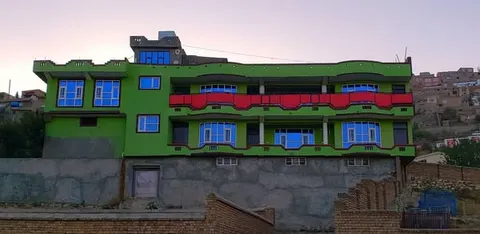 3-storey house for sale, 8 rooms, 22 biswa