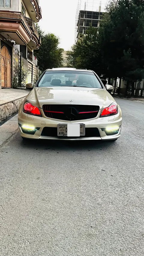 Mercedes-Benz C250 2012