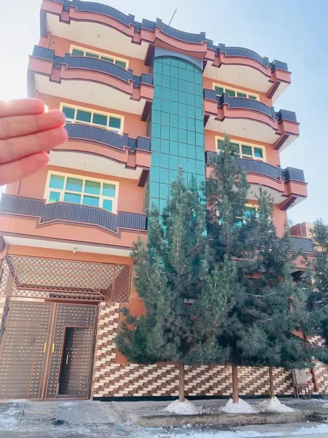 House for sale, 15 rooms, 4 halls