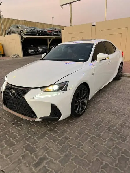 Lexus IS300 2019