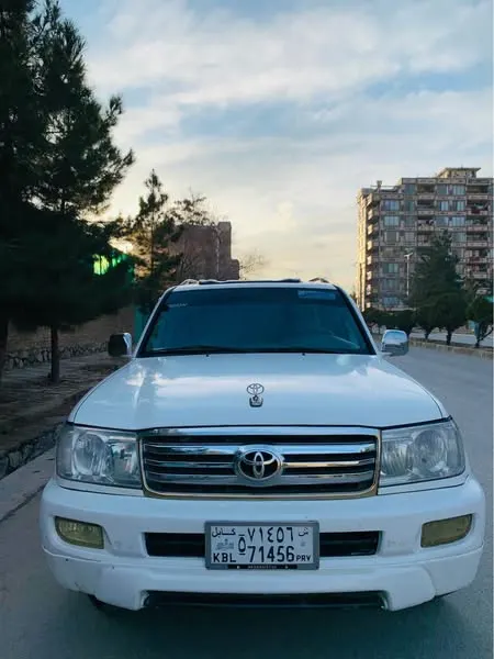 تویوتا لند کروزر 2002