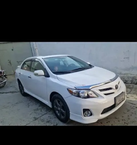 Toyota Corolla 2012 white automatic