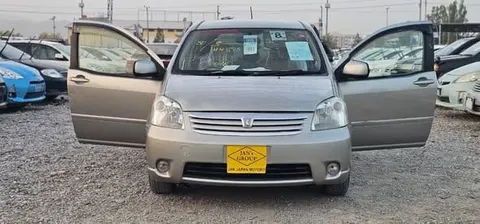 Toyota Raum 2004, Right-Hand Drive, Automatic Transmission