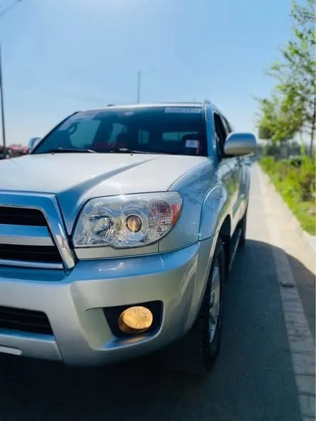 تویوتا فورنر SR5 مودل ۲۰۰۶ نقره‌ای کمپنی 4WD
