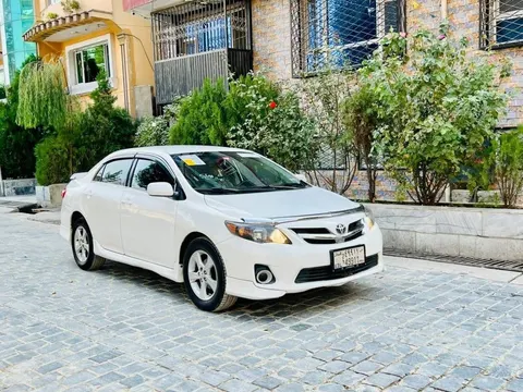 Toyota Corolla S 2009 white Canadian