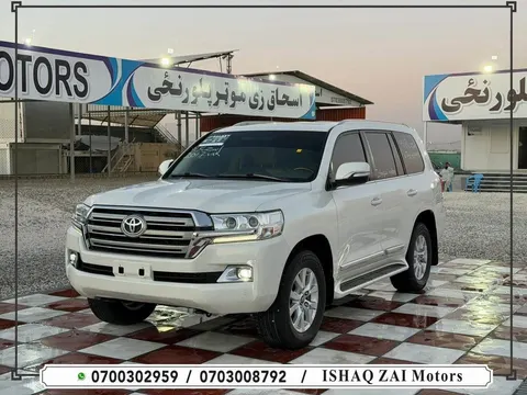 تویوتا لند کروزر VXR 2017 5.7L