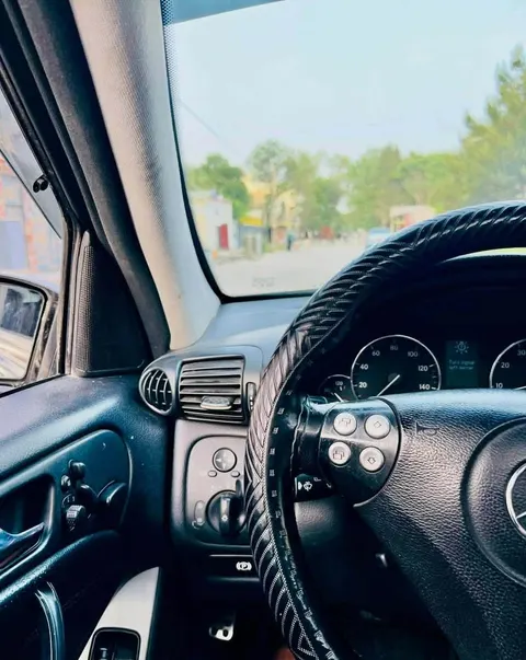 Mercedes-Benz C230 2005 Automatic, Family-Owned, Sunroof