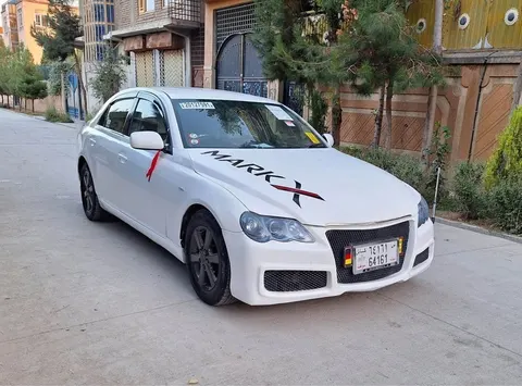 Toyota Mark X 2006 (2016 shape), 6-cylinder petrol, automatic, white