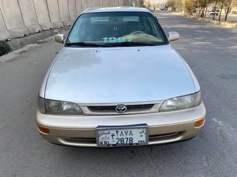 تویوتا کرولا ۱۹۹۷ کاناډايي سره رنګ