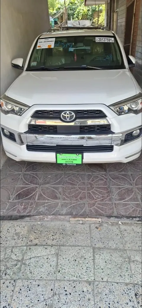 Toyota 4Runner 2015 SR5 Full Option, Sunroof, Leather Seats