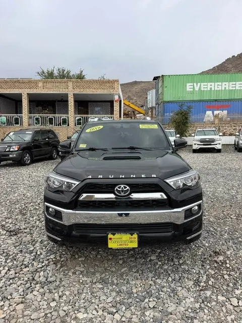 تویوتا 4Runner 2010 مشکی، پلاک جدید، سانروف