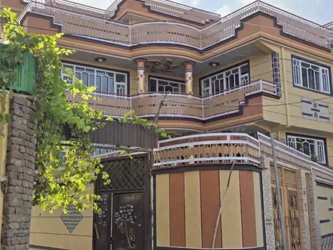 3.5-storey Concrete House 200 m² with 6 Rooms in Kabul for Sale