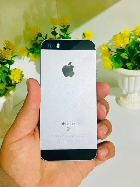Apple iPhone SE 64GB, Battery Health 89%, Used