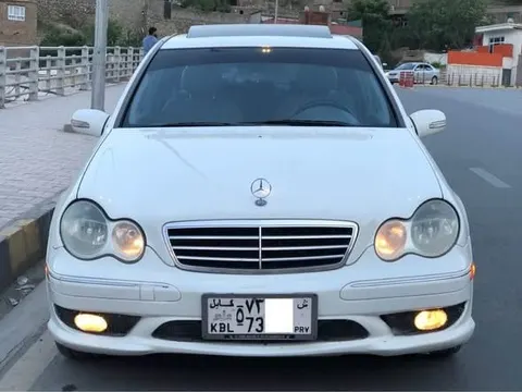 مرسیدس بنز سی ۲۳۰ کمپروسور ۲۰۰۵ سفید