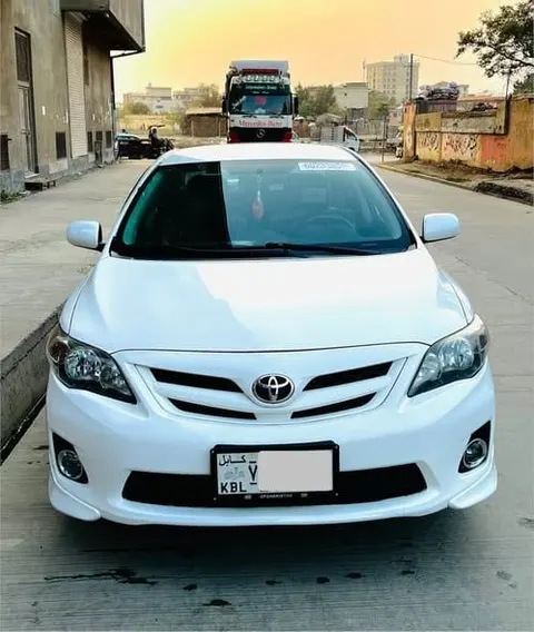 تویوتا کرولا ۲۰۱۳ فول آپشن S-Class سفید