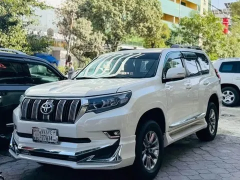 Toyota Land Cruiser Prado 2011, White, 6-Cylinder Petrol