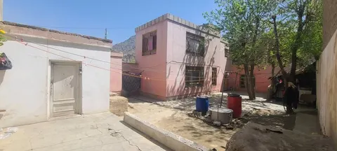 Two single-storey houses in District 7 Kabul, 7 rooms, 4 biswa for sale