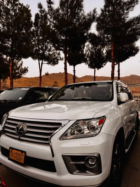 Lexus LX570 2009, Pearl White, Used