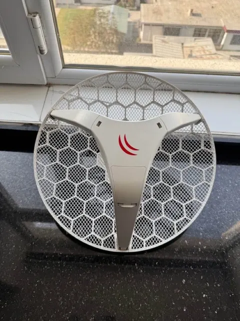 MikroTik LHG5 Wireless Antenna, Like New, with 25m Cable