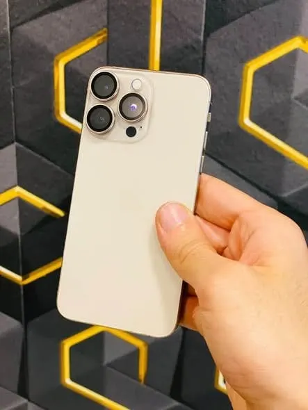iPhone XS 64GB, converted to 16 Pro style body