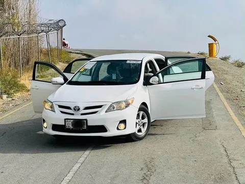 Toyota Corolla 2012 American White, Clean Documents, No Accident