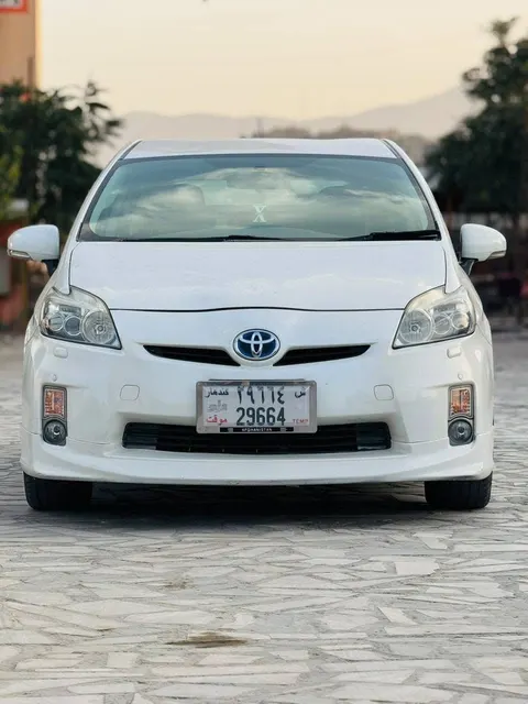 Toyota Prius Hybrid 2012 Full Option, Japan Import, White