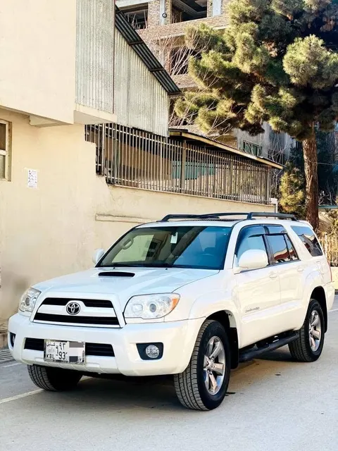 Toyota 4Runner Urban Runner 2008, 6-Cylinder, White, Automatic