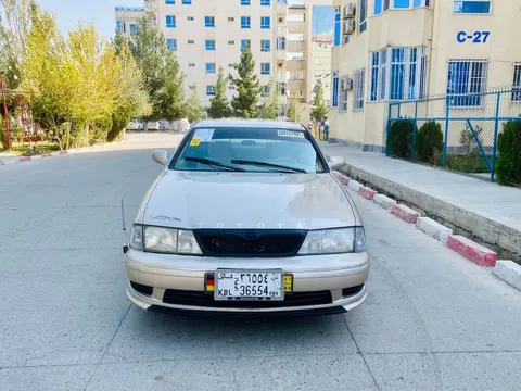 Toyota Corolla Saloon 1997, Gold, 6-Cylinder, Gas