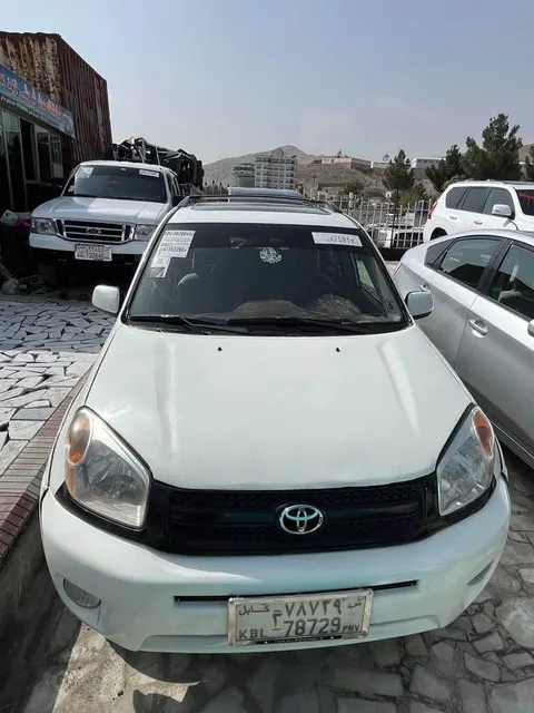 Toyota RAV4 2004 White, Automatic